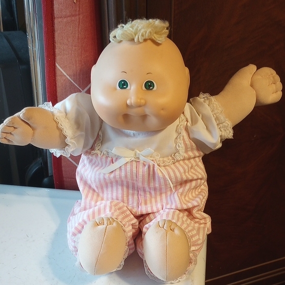 Vtg 1982 Cabbage Patch Kid Blonde Preemie Baby Doll, Original Outfit, Green Eyes - Picture 1 of 5